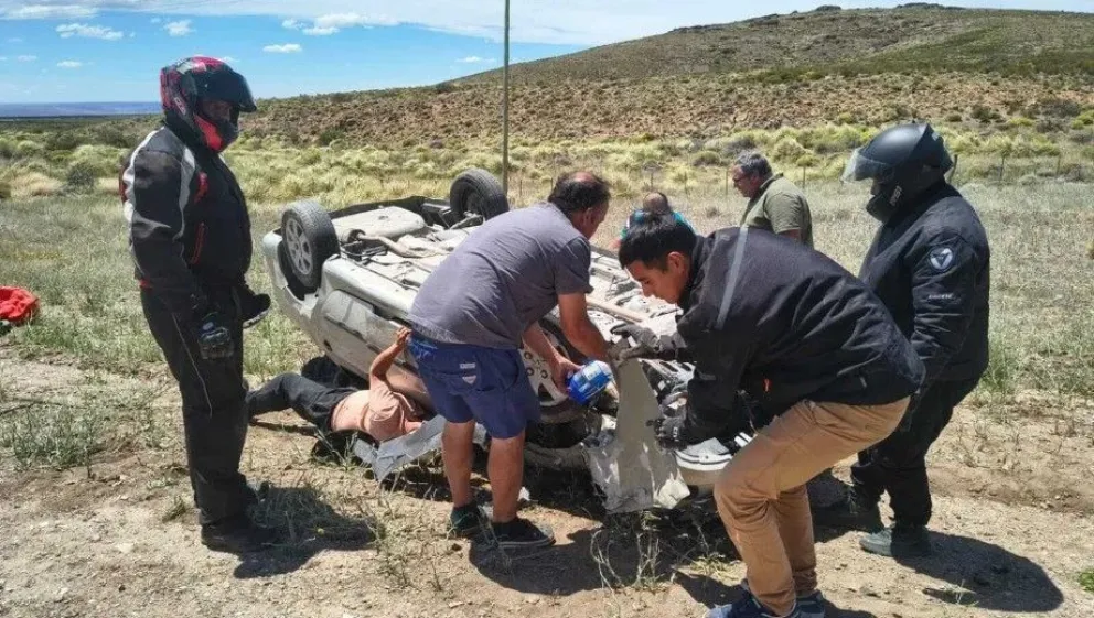 Momentos posteriores al choque antes de que se incendie el vehículo / Foto RSM