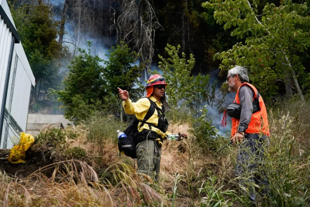 Con el fuego contenido, la atención ahora se traslada a la prevención y al control permanente / Fotos Facu Pardo 