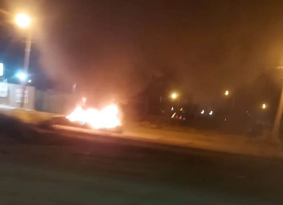 Las fuentes señalaron que no se pudo determinar en el momento si el vehículo se encontraba abandonado o desarmado.