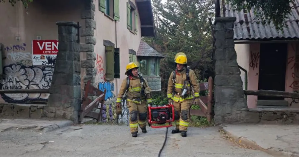 Afortunadamente el fuego fue controlado en pocos minutos sin pasar a mayores. 