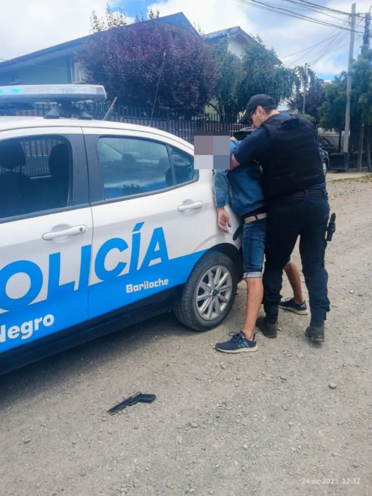 El detenido fue imputado por portación ilegal de armas de fuego.