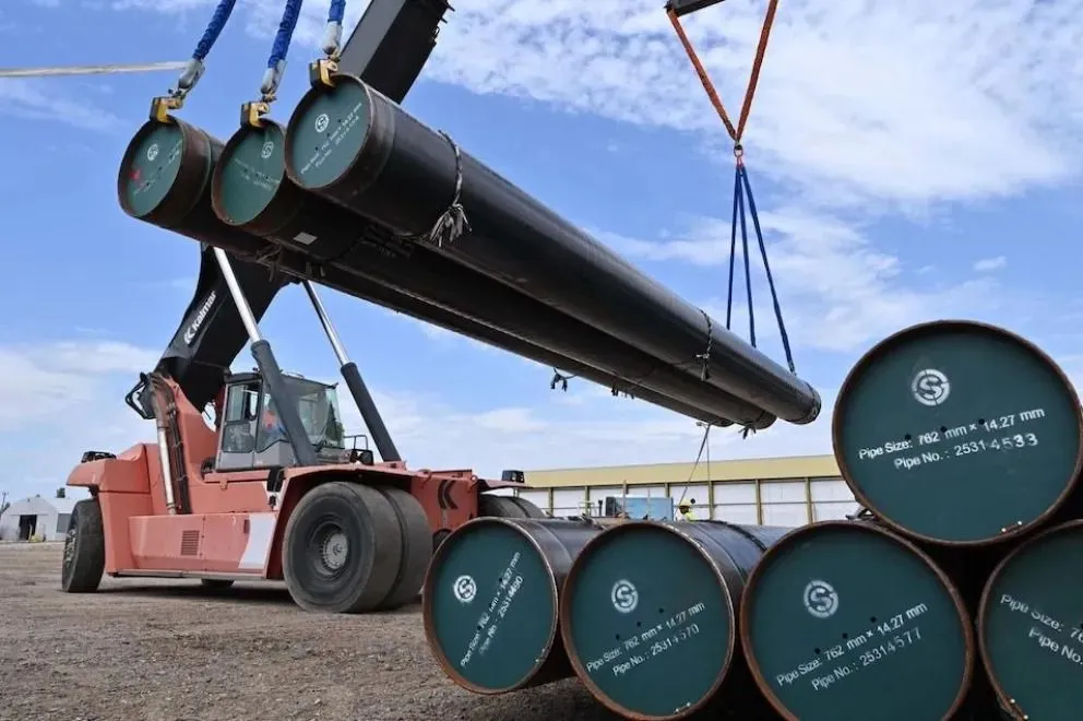 El presidente de YPF negocia con otra empresa de clase mundial para que se sume al proyecto de exportación de gas licuado desde las costas de Río Negro. 