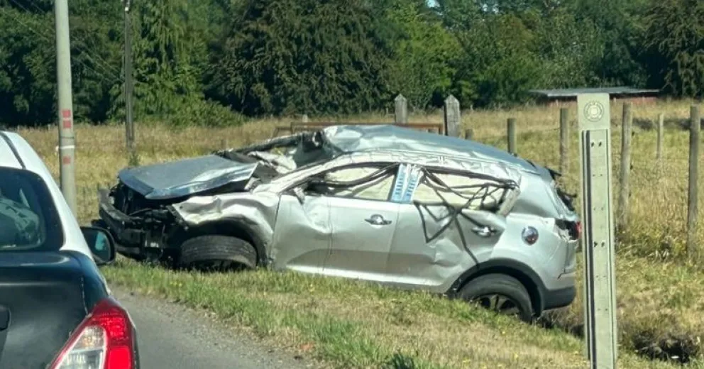 Producto del impacto, el joven fue despedido del automóvil perdiendo la vida.