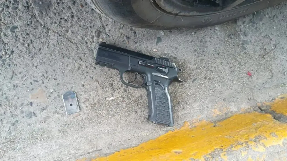 Esta fue el arma secuestrada en el procedimiento. 