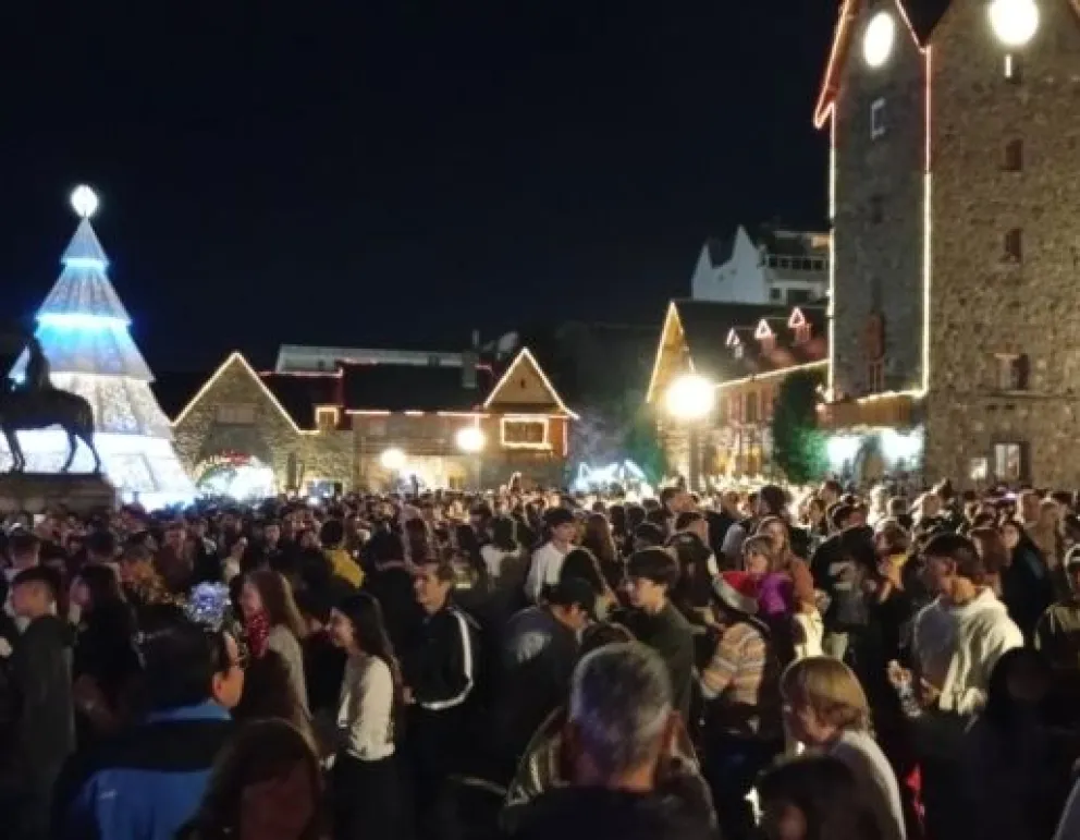 Multidinaria fiesta para recibir el 2026 en el Centro Cívico. 