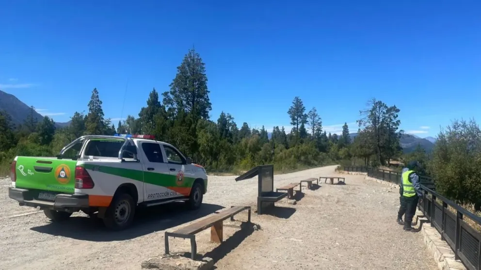 La presencia conjunta de Protección Civil y la Policía funciona como una señal clara de control, cuidado y acompañamiento