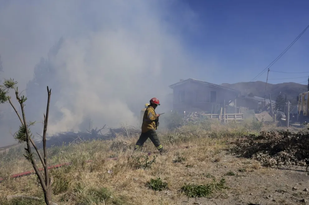 Piden a la comunidad que ante cualquier indicio o columna de humo, denunciar a la línea 103.