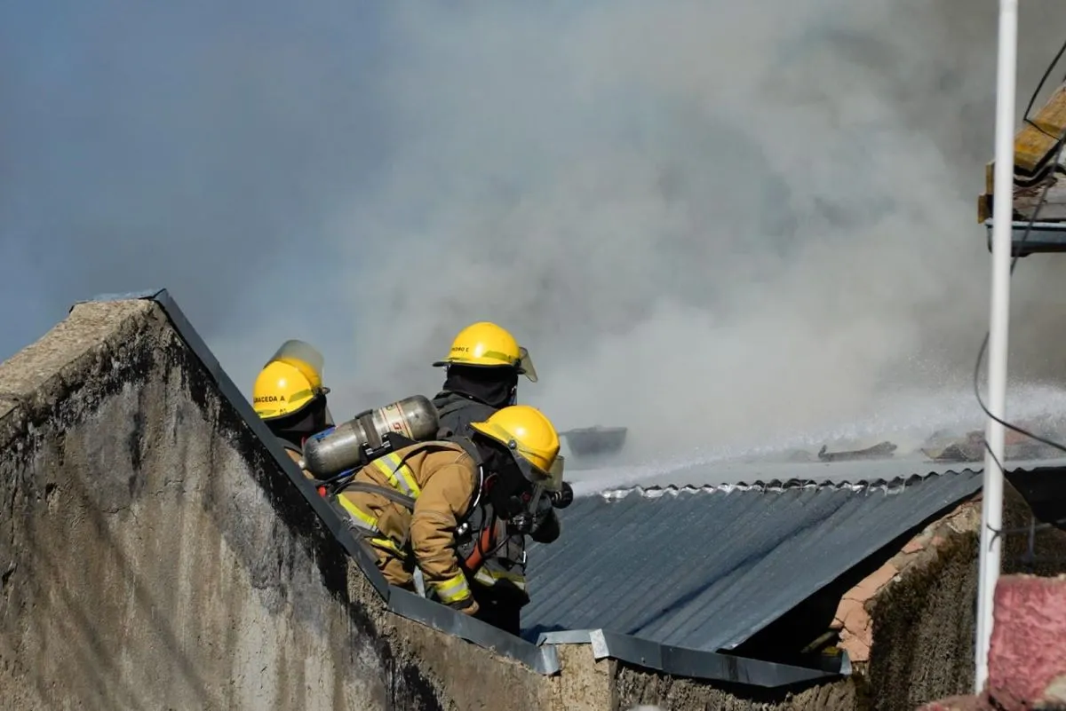 Un incendio de vivienda generó preocupación entre los vecinos - Image 2