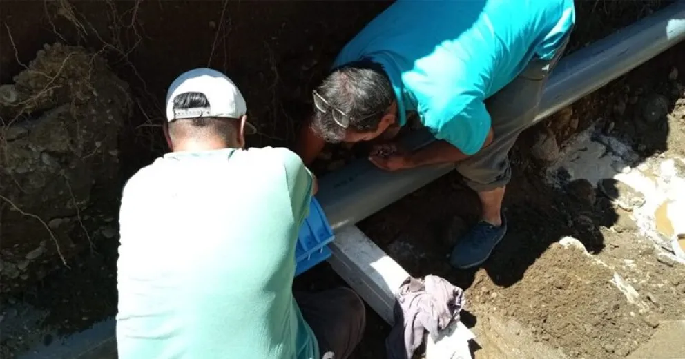 El deterioro se vio agravado por el contacto directo con piedras y ripio grueso.