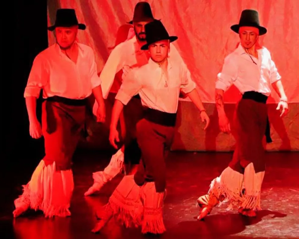 Los representantes de Bariloche en malambo sureño.