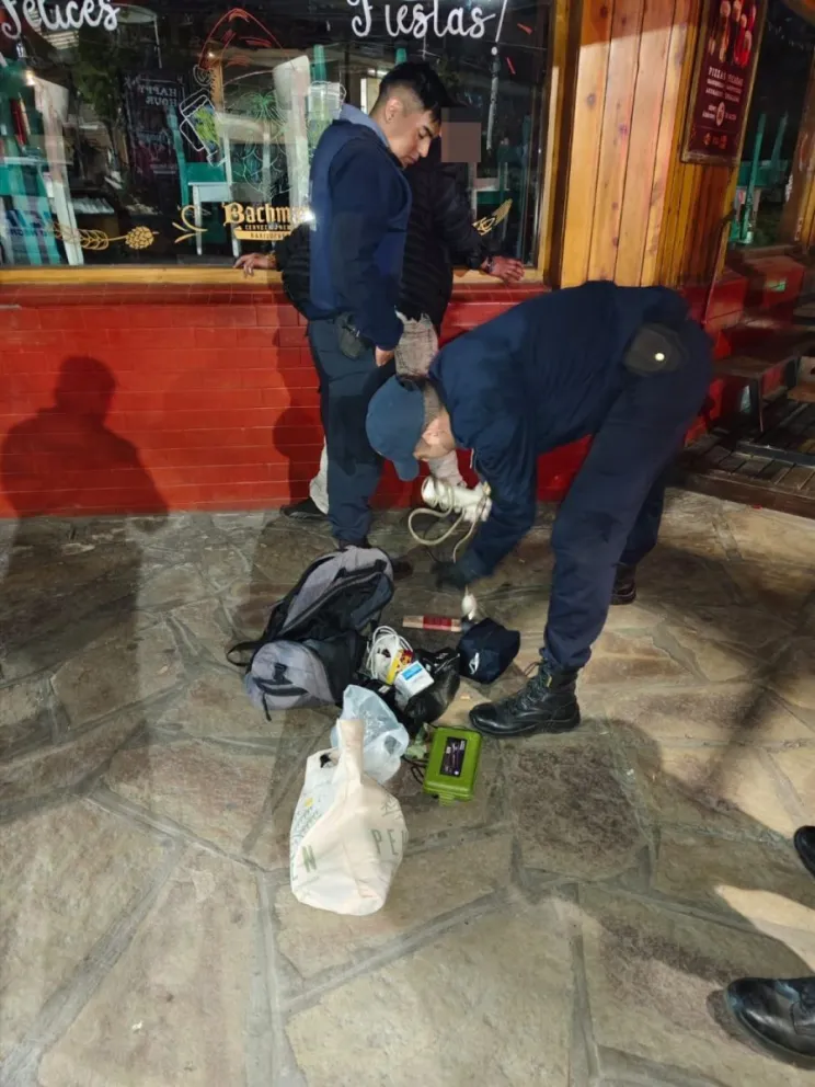 El joven tenía en su poder los elementos que robó de la carpa.