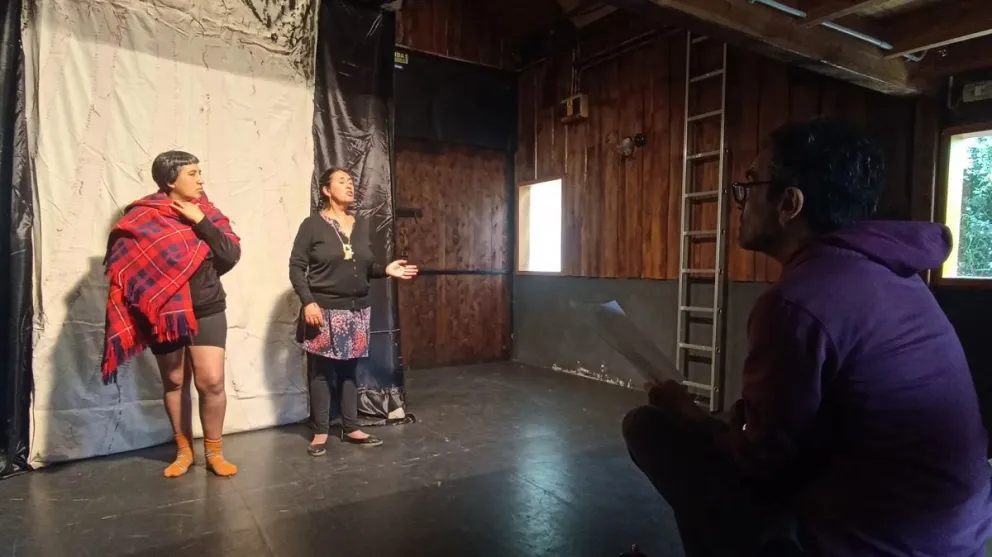 "El que las ñañas perdieron sus chivas" comenzó a trabajar puertas adentro.