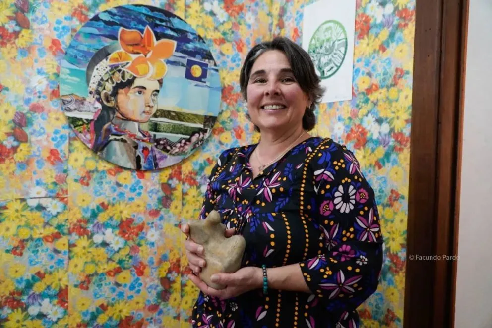 Integrante del Club del Coleccionismo Afectivo en la última edición de La Noche de los Museos. Foto: Facundo Pardo.