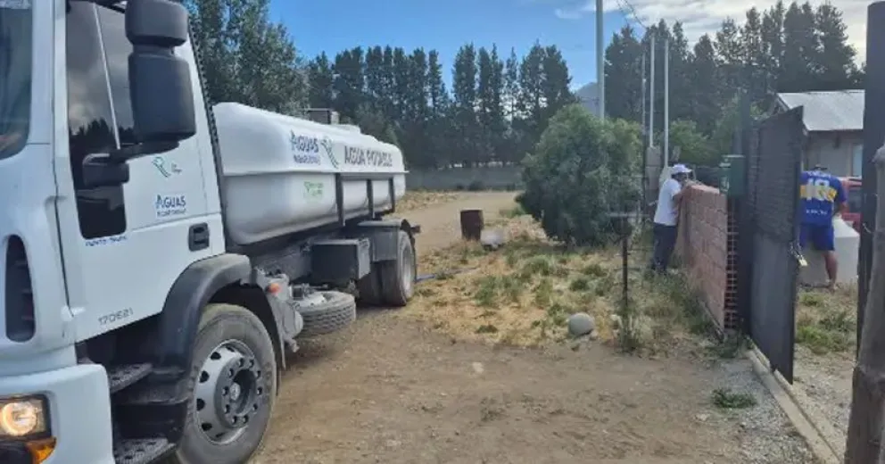 Piden hacer uso básico del servicio.