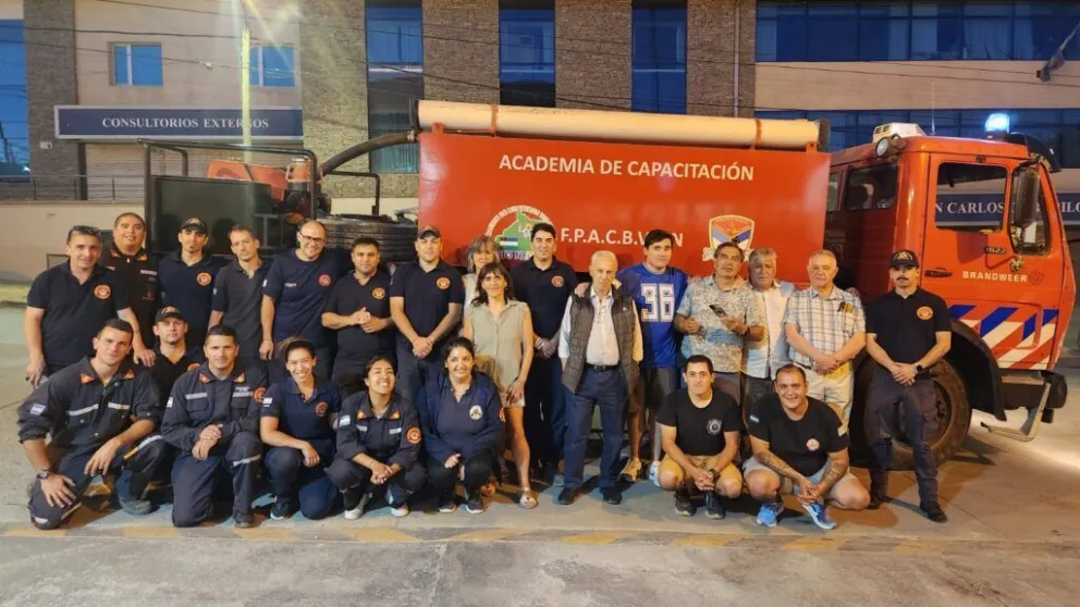 El camión cisterna llegó este miércoles a Bomberos Voluntarios Bariloche Centro. 