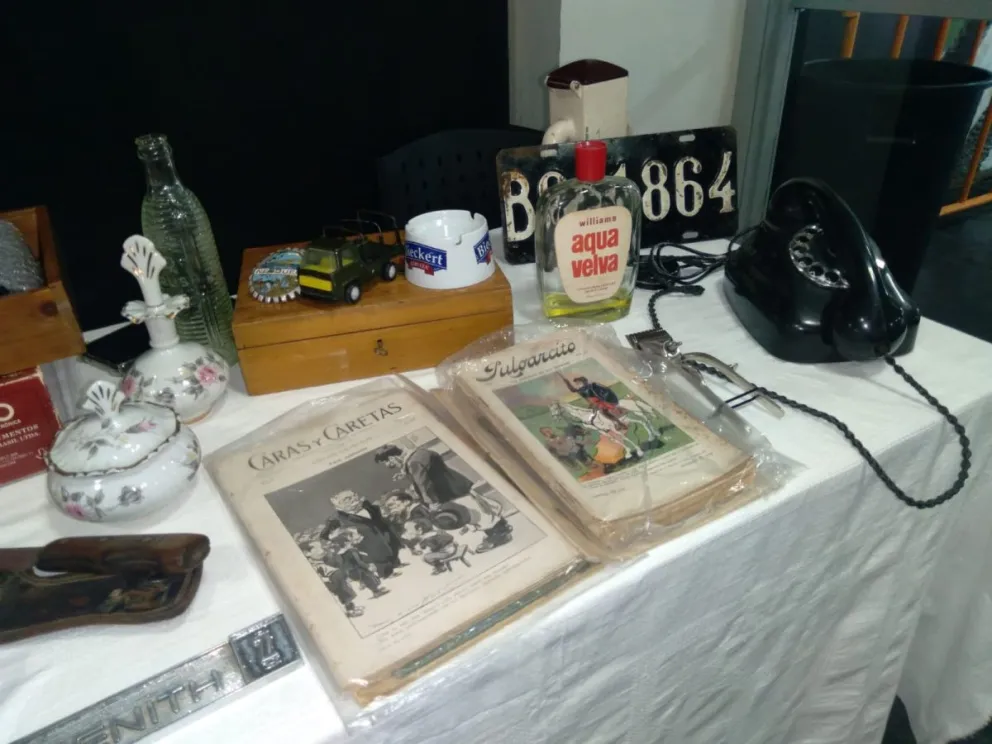 Elementos que invitan a "viajar" a tiempos pasados. Imágenes de archivo.
