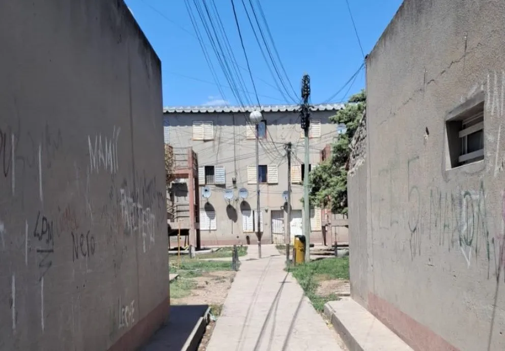 En el lugar trabajó el Gabinete de Criminalística, la Brigada de Investigaciones, personal de la Comisaría 30ª y demás efectivos policiales.