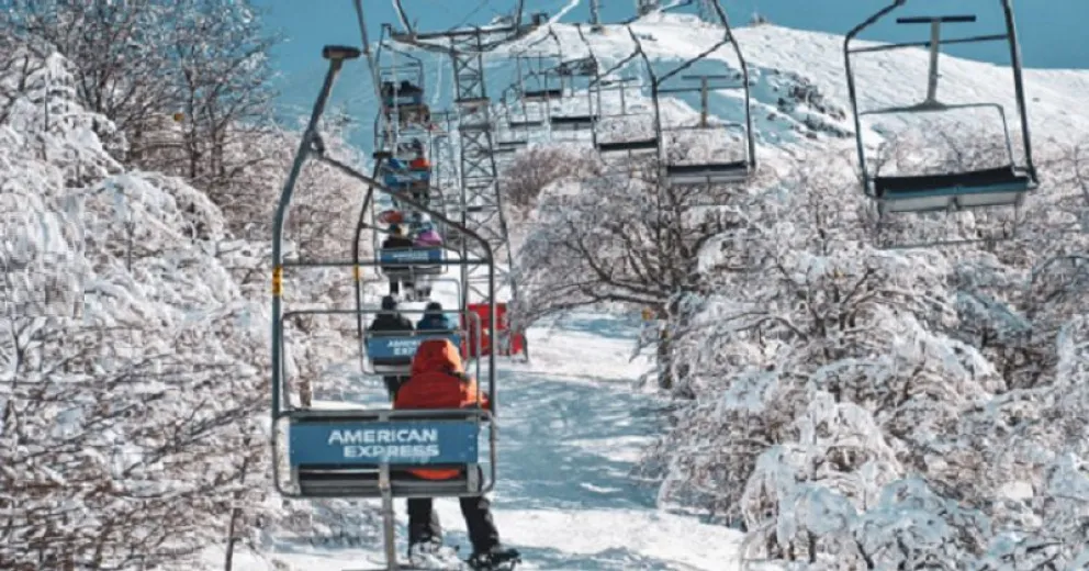 La familia efectuó reiterados reclamos ante la empresa concesionaria y la aseguradora, sin obtener respuestas satisfactorias.