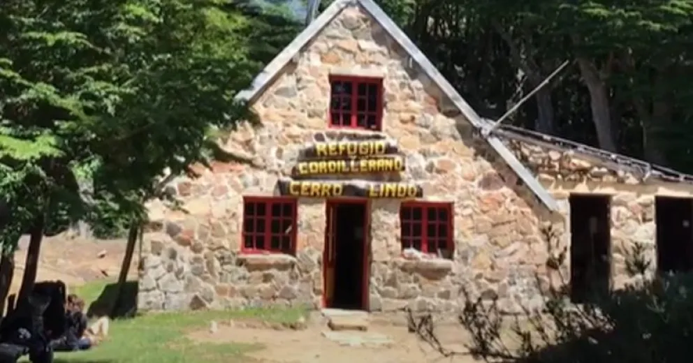 Una mañana diferente para los caminantes que pasaron la noche en el refugio.