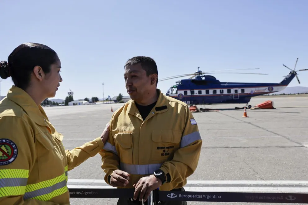 El jefe de Splif Rio Negro en el momento de la entrega del nuevo helicóptero de la provincia / Foto Euge Neme 