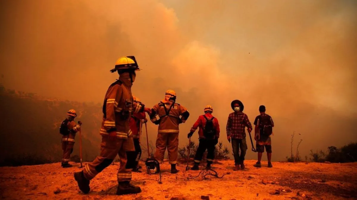 Chile: al menos 16 muertos y más de 50.000 evacuados por devastadores ...