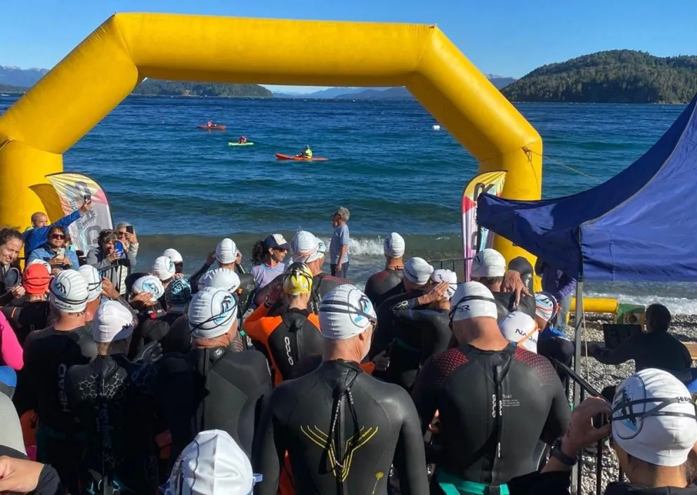 La jornada reunió a la comunidad de la natación en aguas abiertas. Foto Asociación Nadaar.