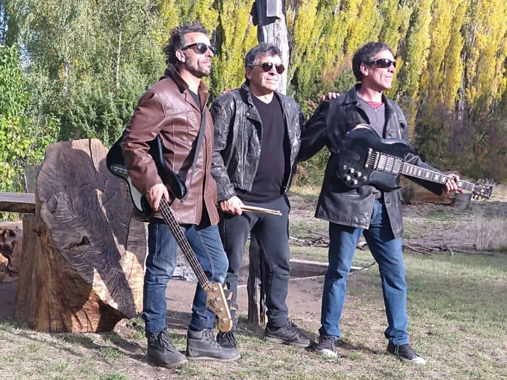 Tito, Lázaro y Andrés saben hacia dónde mirar.