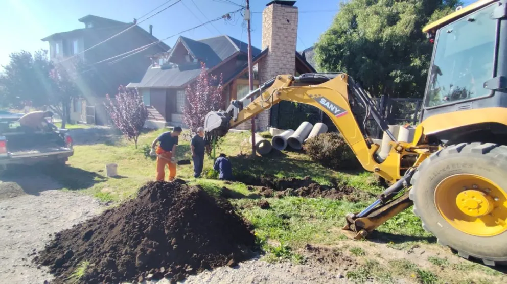 La obra busca anticiparse al invierno y las precipitaciones intensas. Foto Municipalidad de Bariloche.