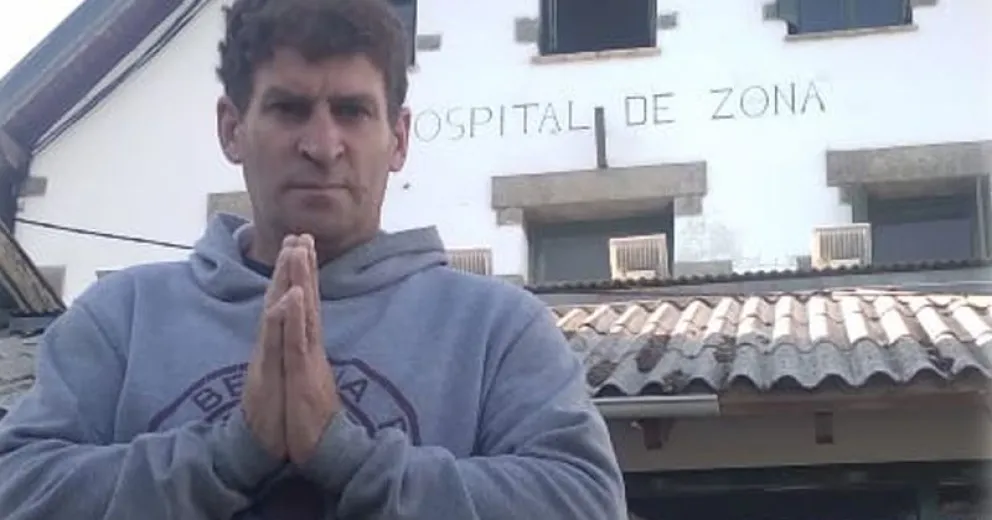 Está viviendo días interminables con su esposa y su hijo internados.