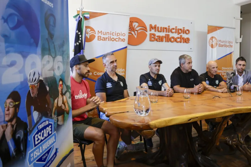 La presentación se hizo en la Sala de Prensa municipal. Fotos Eugenia Neme .