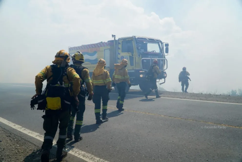 Ante la detección de columnas de humo o situaciones de riesgo, se solicita comunicarse de inmediato al 103 / Foto Facu Pardo 