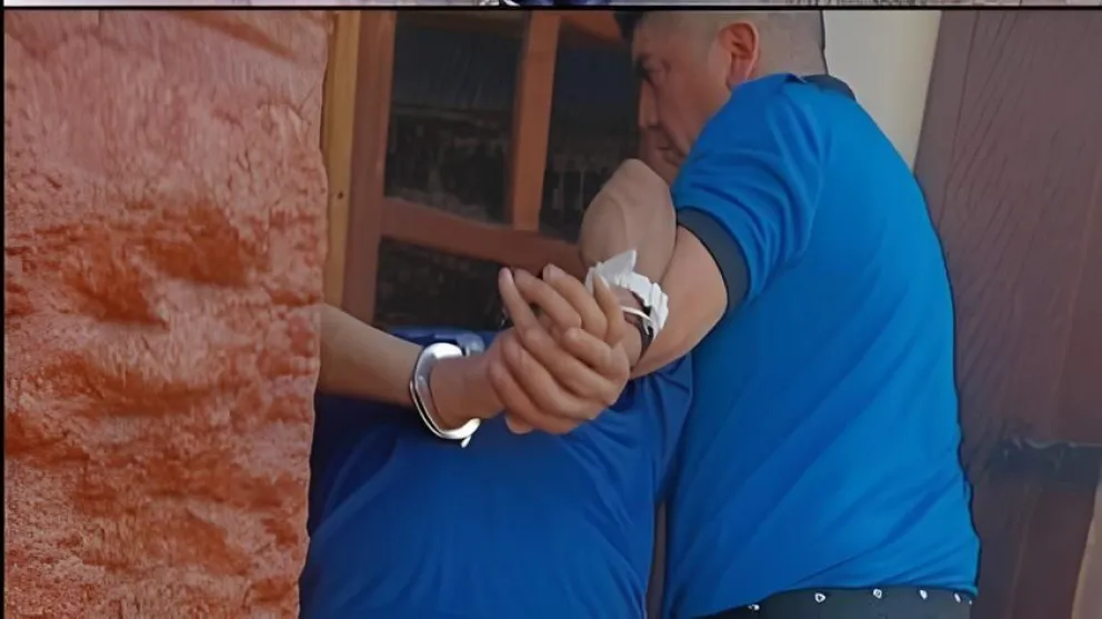 Efectivos de la Seccional Primera de Esquel lograron detener al joven a pocas cuadras del lugar del hecho / Foto Diario Jornada