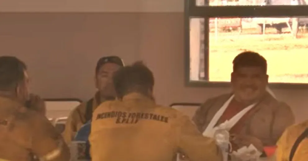 De manera desinteresada y pensando en las largas jornadas de combate del fuego de los brigadistas.