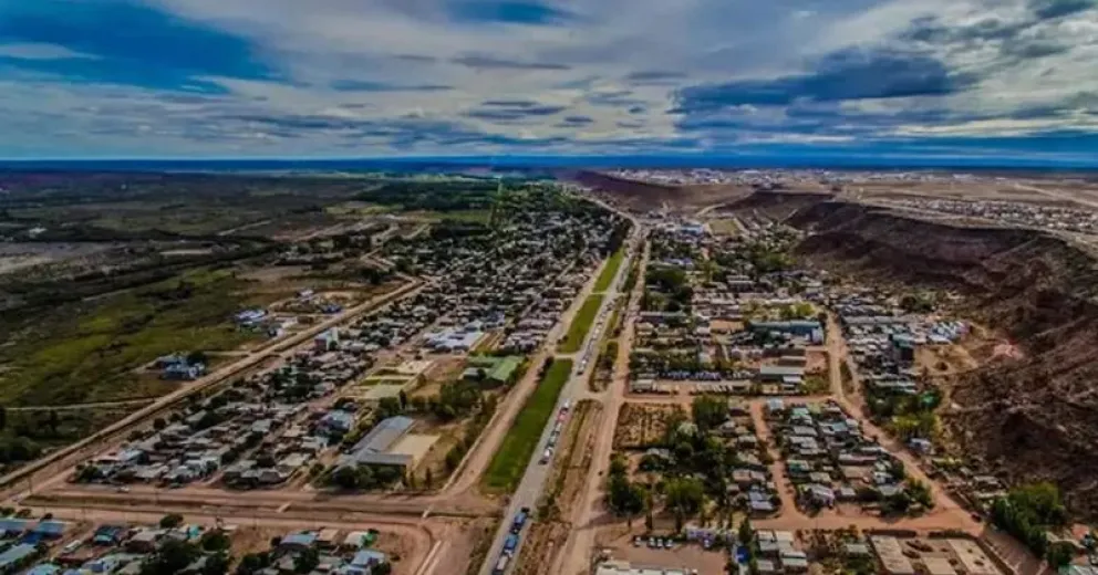 El progenitor vive en Sierra Grande.