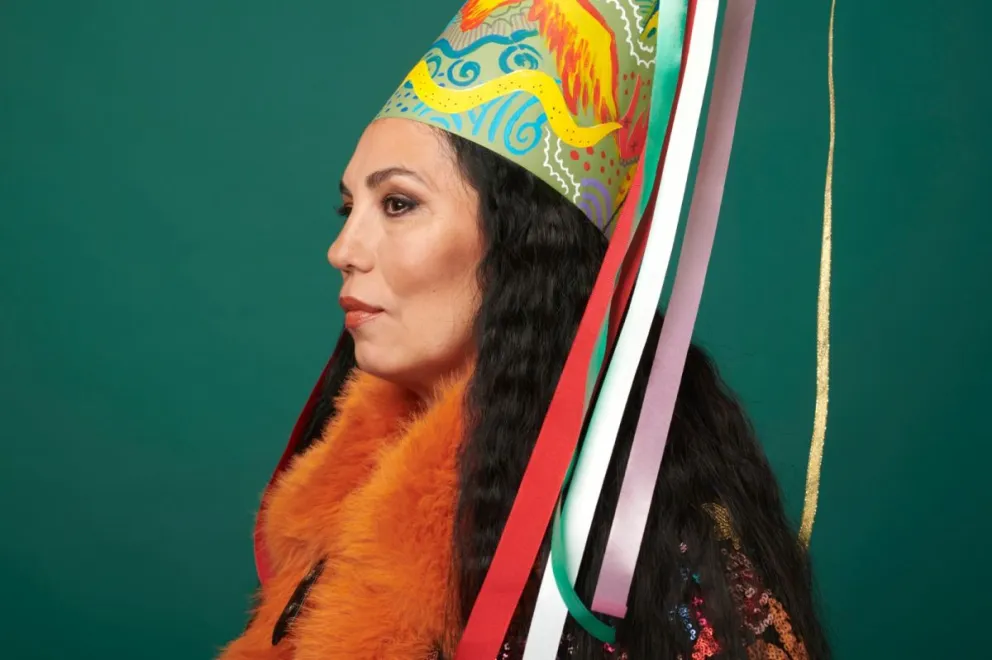 Charo Bogarían mezcla sonidos indígenas con tecno.