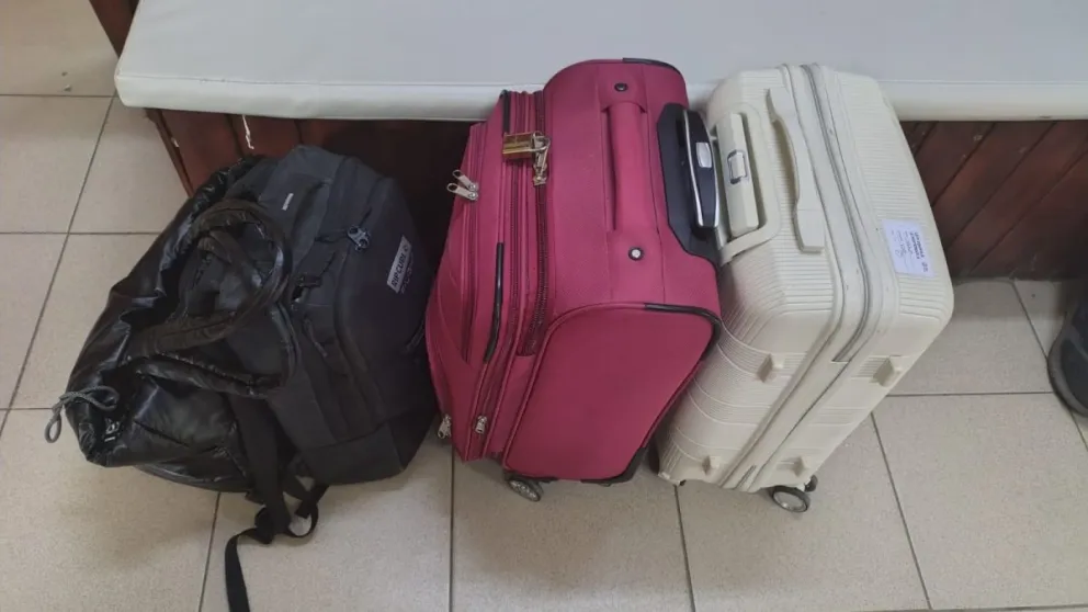 Las valijas que había robado al turista.