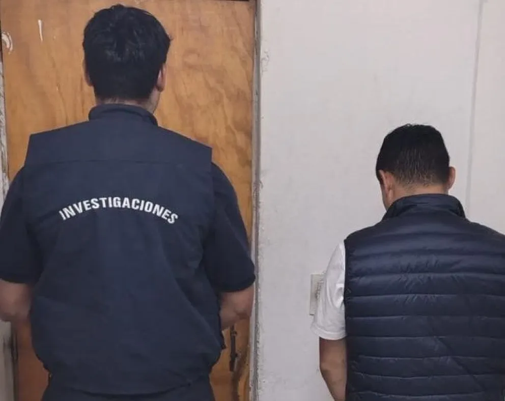 Según se informó oficialmente, el detenido se encuentra implicado en distintos procesos judiciales.