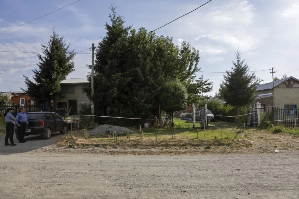 Femicidio en Bariloche, hallaron el cuerpo sin vida de una mujer en el barrio Nuestras Malvinas. Foto Euge Neme