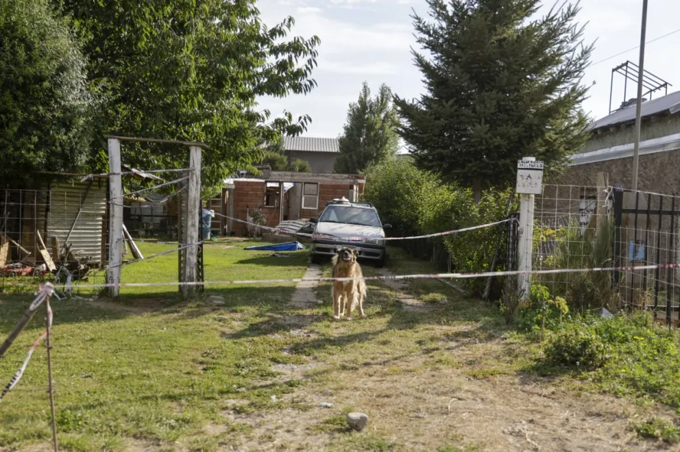 Investigan un presunto femicidio en el barrio Malvinas, en el Alto de Bariloche. 