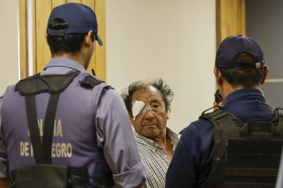 Domínguez, imputado por el asesinato de su esposa en el barrio Malvinas. Fotos: Eugenia Neme.