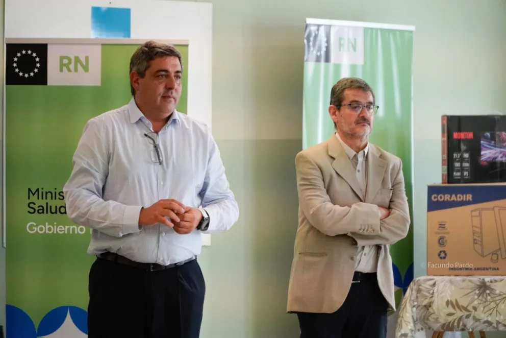 El ministro de Salud de Río Negro, Dr. Thalasselis junto al director del Hospital Zonal, Dr. Victori Parodi en la primer jornada de salud digital. Fotos: Facundo Pardo. 