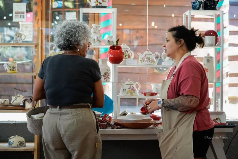 El interés por los productos de los ceramistas locales va en aumento (fotos: Facundo Pardo).