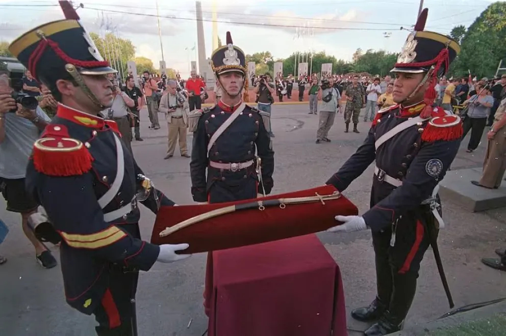 El sable que el Libertador legó a Rosas no estará más a disposición del público en el MHN.