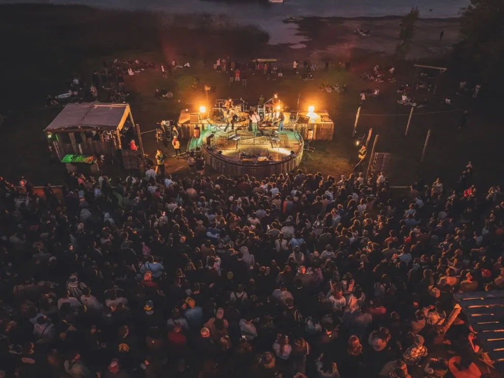 Se viene una noche a pura música en el Festival Camping Bariloche