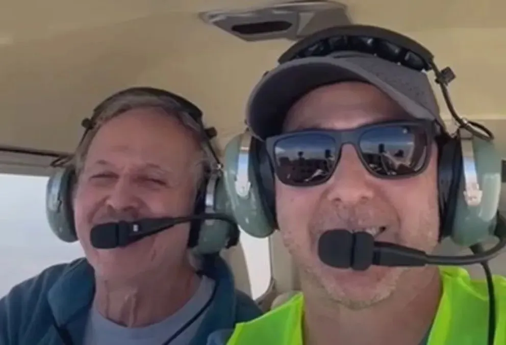 Rubén y Gastón Pierroni representaron al Aeroclub de Villa Regina en Villarrica. Foto: gentileza.