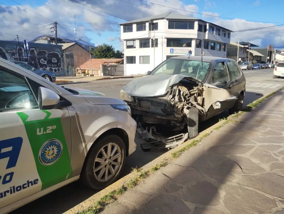 Son recurrentes los choques en ese sector de la ciudad. Fotos: Facundo Pardo.