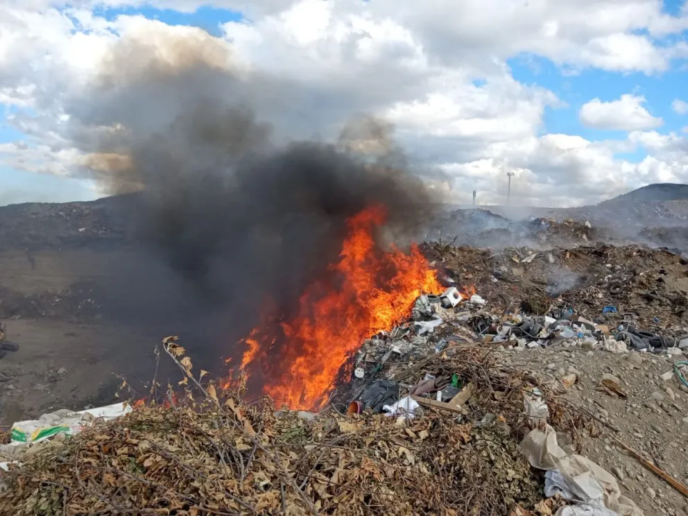 Nuevamente el fuego en el vertedero. 