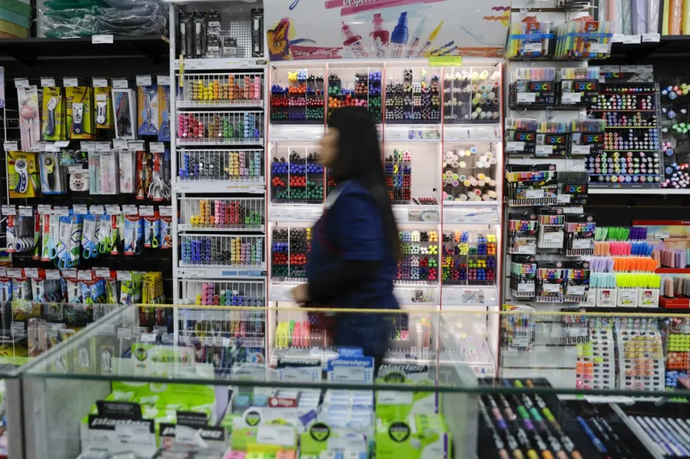 La “vuelta al cole” obliga a hacer cuentas. Fotos de Eugenia Neme.