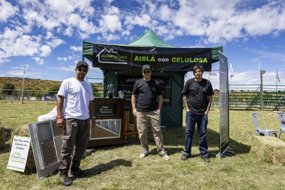 La amabilidad destaca quienes están a cargo de AislaPro-yect (fotos: Eugenia Neme).