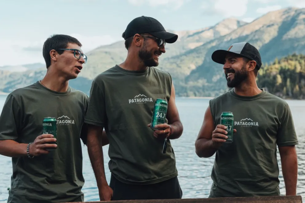 Los tres ganadores de este primer campeonato realizado en Bariloche. 